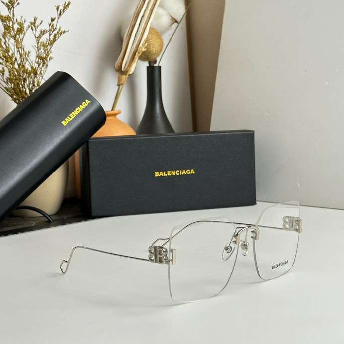 Picture of Balenciga Sunglasses _SKUfw53060586fw